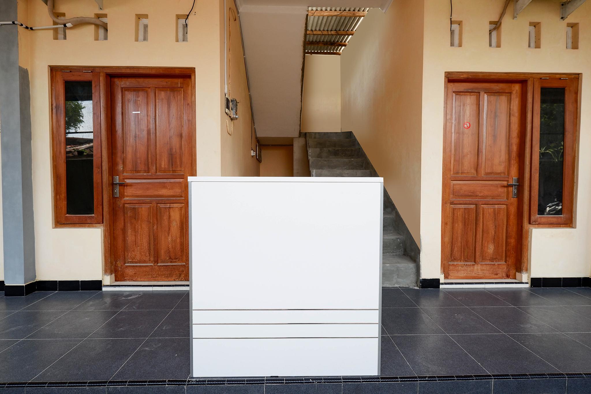 Super Oyo Capital O 2258 Santana Syariah Guest House Kartosuro Exterior foto