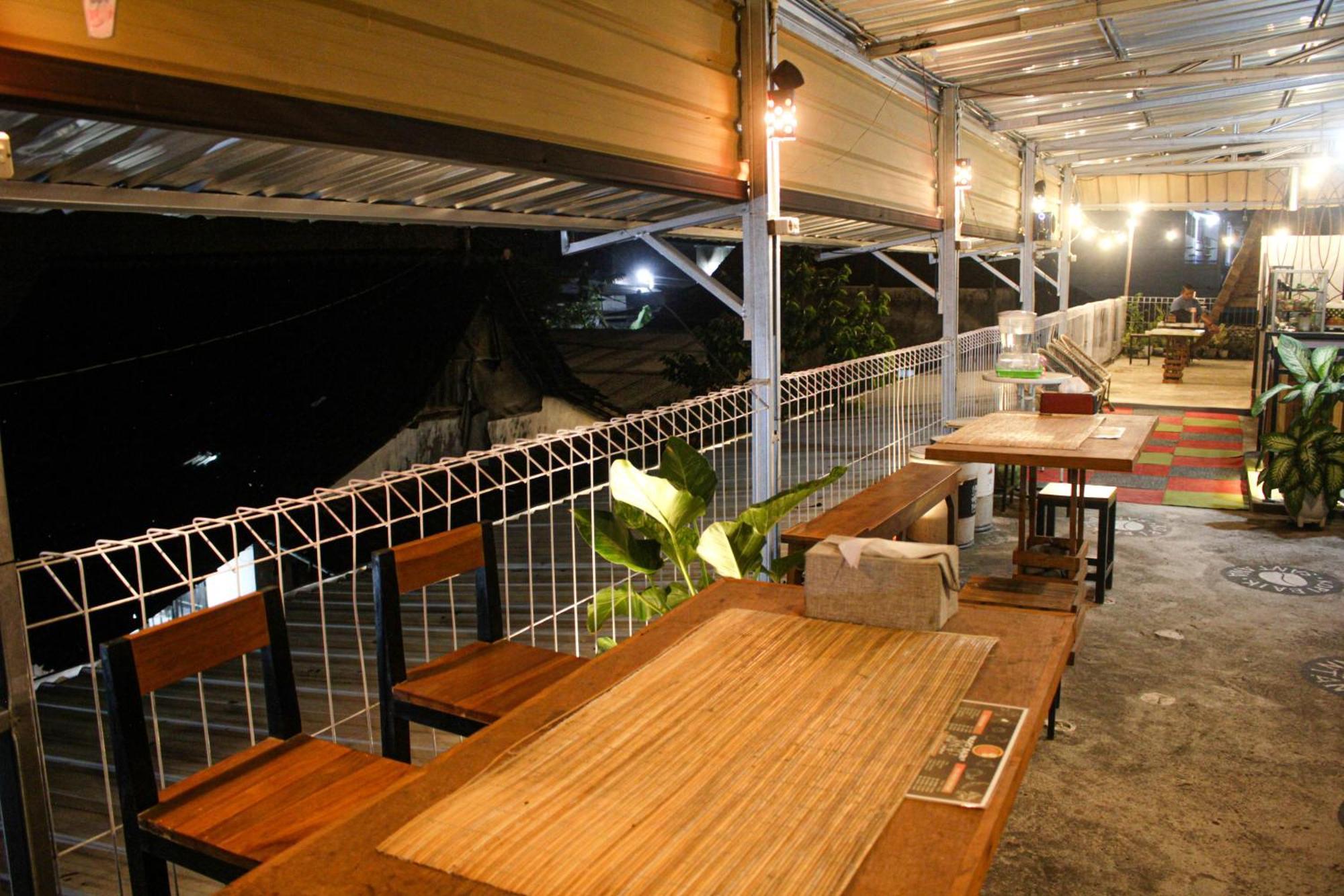 Super Oyo Capital O 2258 Santana Syariah Guest House Kartosuro Exterior foto